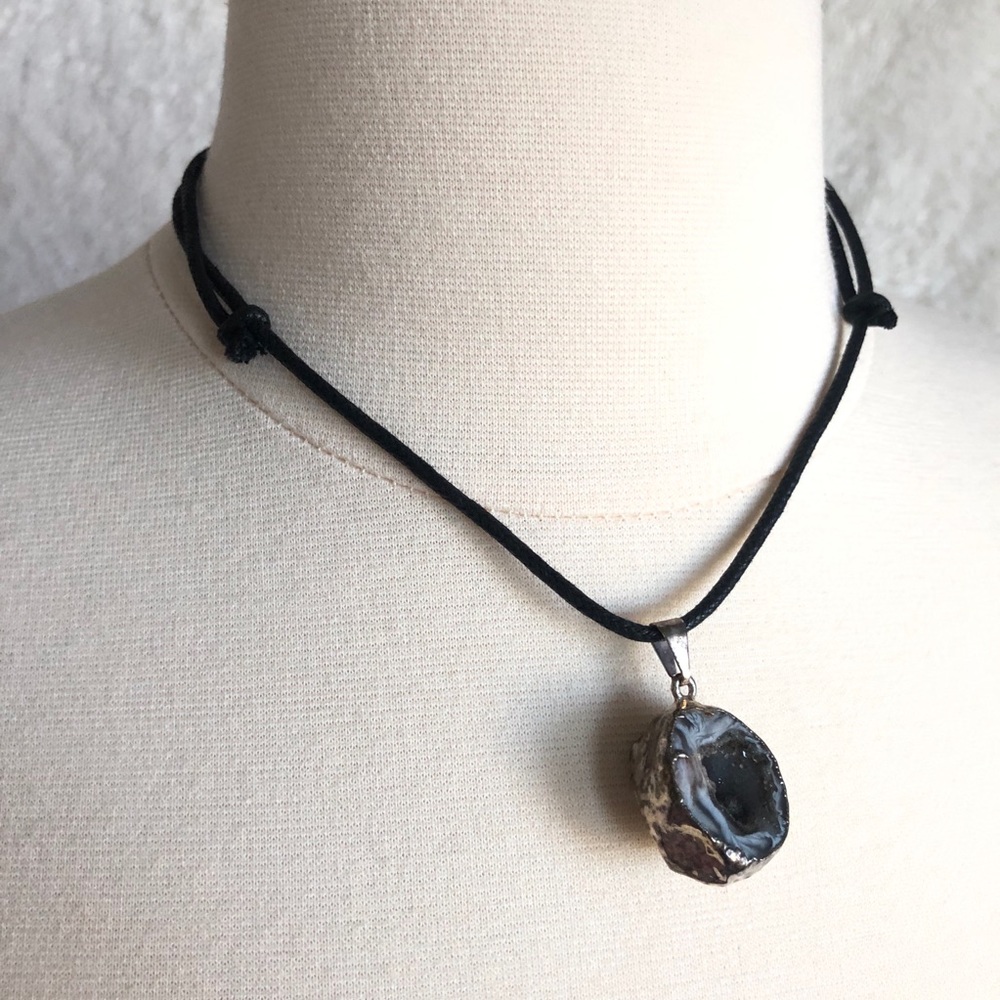 Silver Plated Agate Geode Necklace - Picture 3 of 4